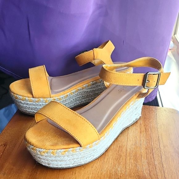 BAMBOO Shoes Bamboo Espadrille Wedge Platform Sandals Poshmark